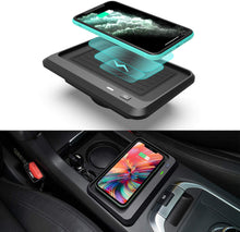 Load image into Gallery viewer, CarQiWireless Wireless Charger for Land Rover Discovery Sport 2015-2019