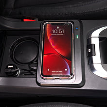 Load image into Gallery viewer, CarQiWireless Wireless Charger for Land Rover Discovery Sport 2015-2019
