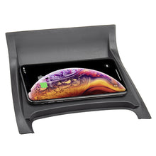 Load image into Gallery viewer, CarQiWireless Wireless Charger for Land Rover