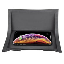 Load image into Gallery viewer, CarQiWireless Wireless Charger for Land Rover