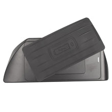 Load image into Gallery viewer, CarQiWireless Wireless Charger for Jeep Renegade 2018 2017 2016 2015