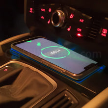 Load image into Gallery viewer, CarQiWireless for Audi Q5 (8R) 2013–2018 Wireless Charging Pad