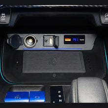 Load image into Gallery viewer, CarQiWireless Wireless Charging Pad for Toyota RAV4 2019 2020 High Performance